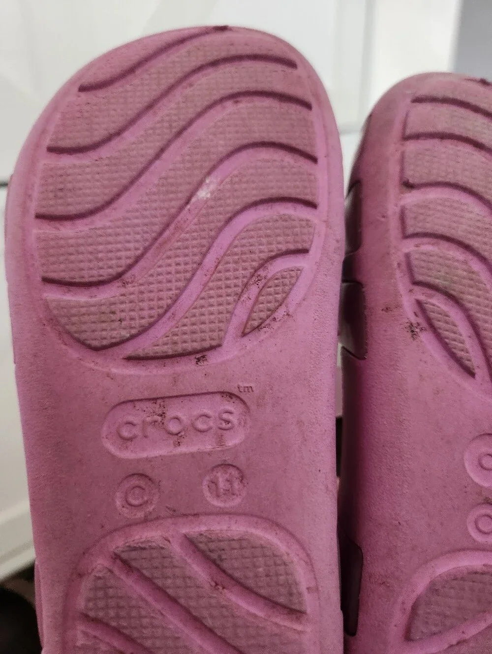CROCS Girls' Pink & Purple Unicorn Print Clogs & Pink Jelly Sandals 2 Pair Sz 11 - Picture 2 of 4